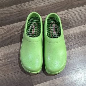 Klogs light green sparkles slip resistant size 5
